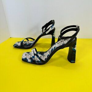 Women's Gianni Bini Zarriah Blue & White Snakeskin print Strappy Sandals sz 8M